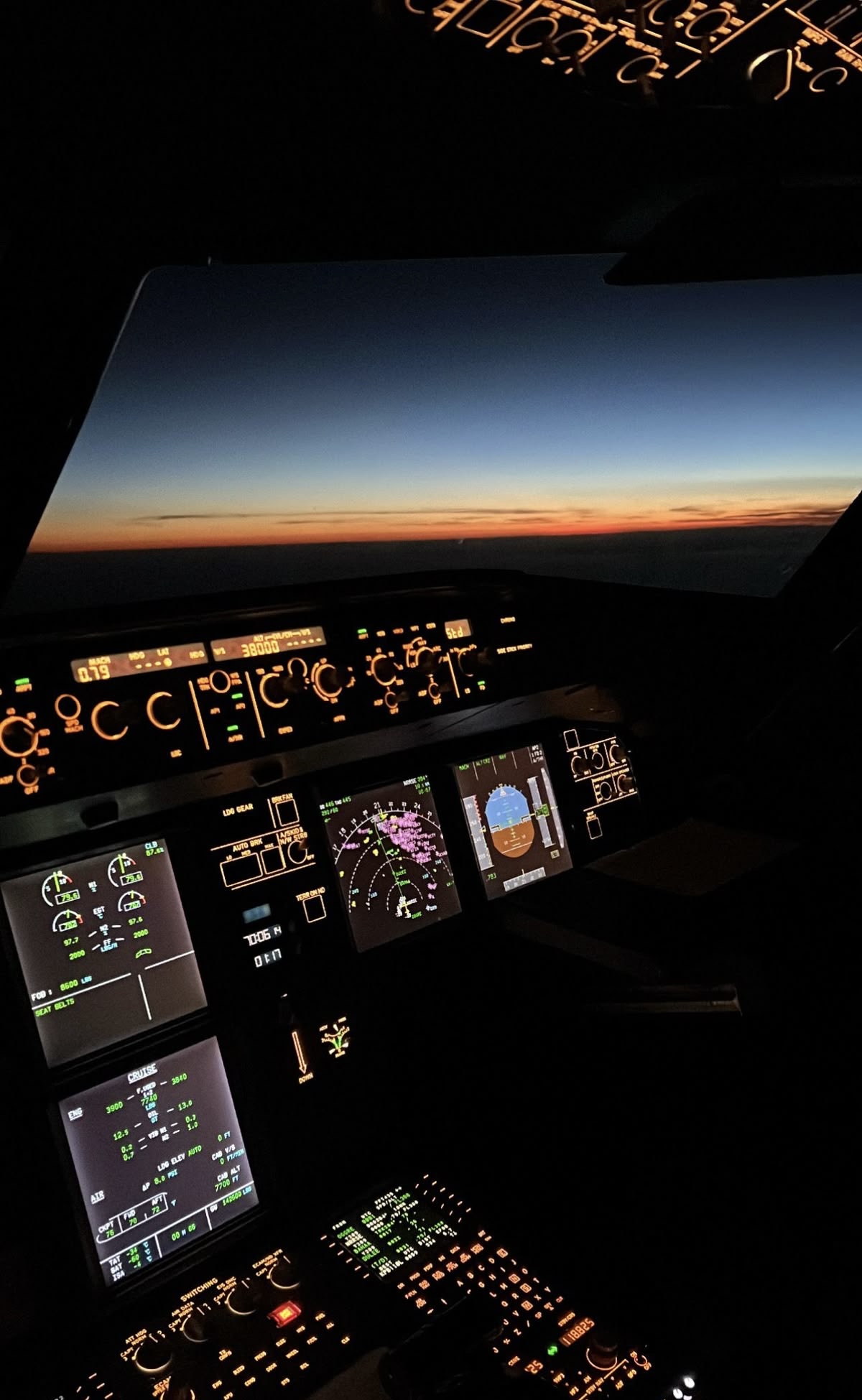 MGB Aviation Cockpit al tramonto in quota — MGB Aviation